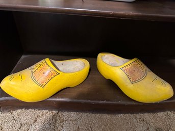 Vintage Dutch Wood Shoes/Large Yellow Wood Shoes/Holland Dutch Clogs