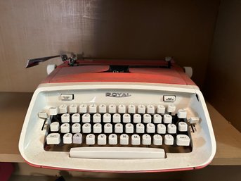 Royal Safari Manual Portable Typewriter