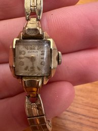Vintage BENRUS Ladies' 10 Kt R.G.P Swiss Wristwatch Analog 17 Jewels