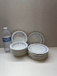 16 Piece Rosenthal Bowl And Plate Set