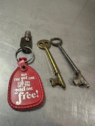 Lot Of Vintage Keys