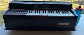 Vintage Magnus Keyboard