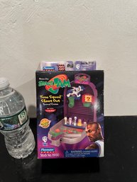 Sealed 1996 Space Jam Tune Squad Shoot Out Vintage Playmates Travel Game