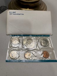 US Mint 1977 Uncirculated Coin Set
