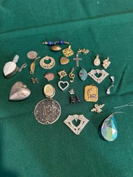 Lot Of Assorted Vintage Brooches & Pendants