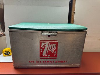 Vintage 7up Cooler-padded Green Vinyl Top Picnic Cooler