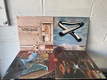 Lot Of 4 Assorted Vinyl Records-Outlaws, Kansas Etc