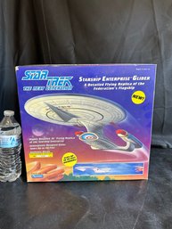 1993 Star Trek The Next Generation Starship Enterprise Glider