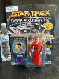 Sealed Star Trek Deep Space Nine VEDEK BAREIL Action Figure Playmates Toys