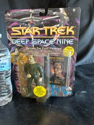 Sealed STAR TREK DEEP SPACE NINE DS9 Commander Gul Dukat 1993 Playmates Action Figure 1