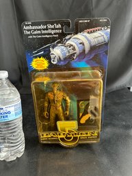 Sealed Exclusive Premiere Babylon 5 Ambassador She'lah The Gaim Intelligence Action Figure With Patch