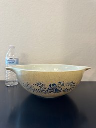 1976 Vintage Pyrex Homestead Cinderella Mixing Bowl