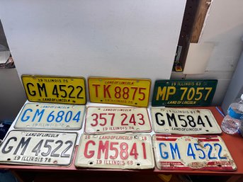 Lot Of Vintage Illinois License Plates