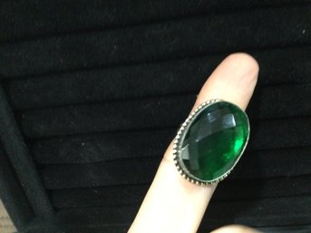 Sterling Silver Ring Green Stone 12.6 Grams Size 9