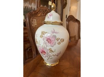 Vohenstrauss Bavaria Johann Seltmann Porcelain Urn