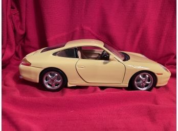 Burago Porsche 911 Carrera 118 Scale