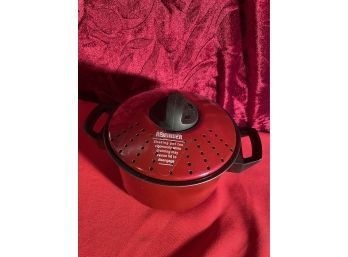 New Pasta Pot With Strainer Lid, Red