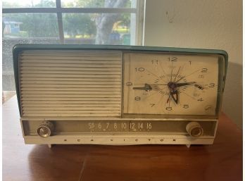 RCA Victor Radio- Untested