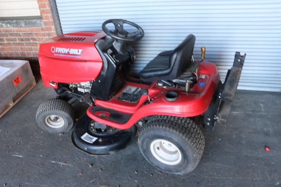 42' Troy Built 13an77tg766 Riding Mower 17.5hp With Bagger