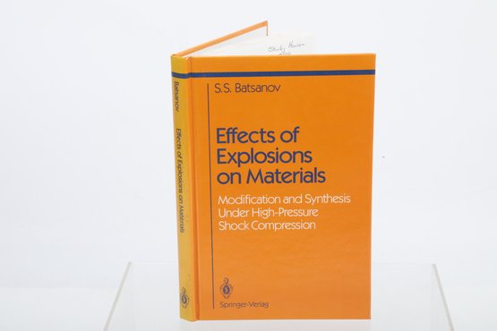 1994 1st Edition Effects Of Explosions On Materials W/34 Illustrations