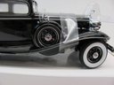 Danbury Mint Classic Cars  1:24 Scale 1932 Cadillac V-16 Fleetwood Sedan No COA No Stand