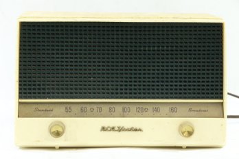 Vintage RCA Victor Tube Radio Model 4-x-647
