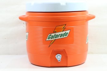 Gatorade Dispensing Cooler 7 Gallon Jug Rubbermaid 1655 Vintage Logo USA Made