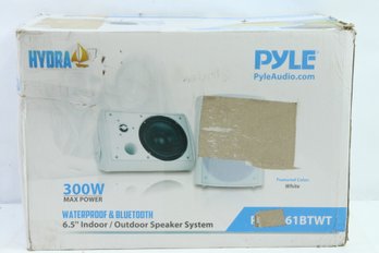 Pyle PDWR61BTWT 6.5' Indoor/Outdoor Wall-Mount Bluetooth Speaker System (White)