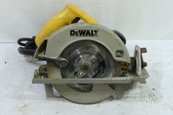 DEWALT DW368 15 Amp 7 1/4' Circular Saw