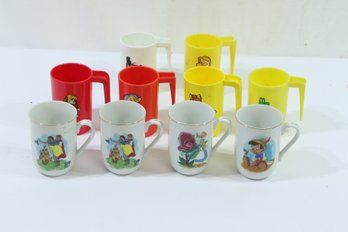 Group Of Vintage Plastic & Glass Snow White & Others Cups