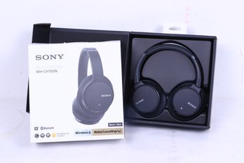 Sony WH-cH 700H Bluetooth Wireless Headphones Set New Open Box