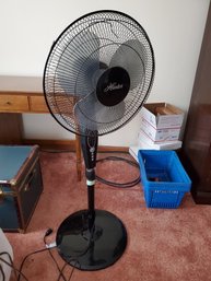 Hunter Floor Standing Oscillating Fan