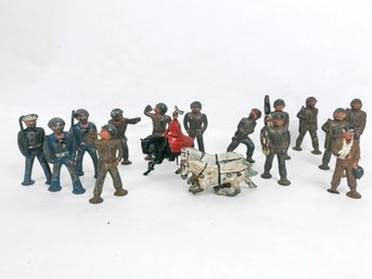 Group Of 16 Vintage Leaf Soldier Toys