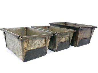 3 Vintage Industrial Baking Pans