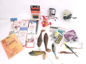 Mixed Fishing Tackle Lot