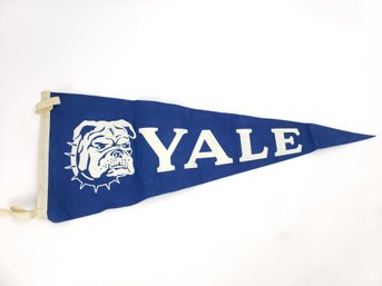 Vintage Yale Bulldogs Pennant