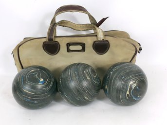 Ser Of 3 Duckpin Bowling Balls With Bag