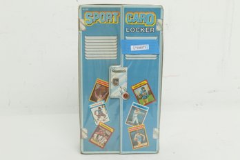 1983 TOPPS BASEBALL NEAR COMPLETE SET COMES IN VINTAGE LOCKER ROOM DISPLAY BOX TEAM ORDER