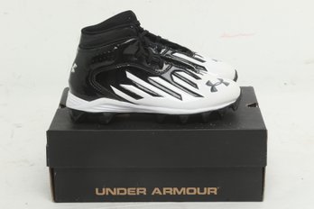 Pair Youth Under Armour Nitro Diablo Cleats (size: 4.5)