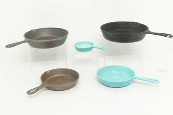 (5) Cast Iron Pans: Wagner Ware, Lodge & 2 Teal Colored Pans