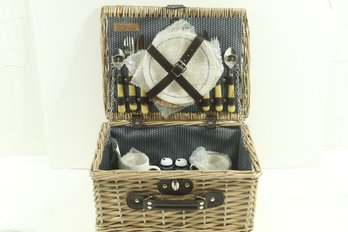Vintage Picnic Time Picnic Basket With Contents
