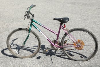 Vintage 26' Magna Glacier Point, Shimano Index Equipped Mountain Bike