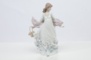 Retired Lladro 'Spring Splendor' #5898 Porcelain Figurine