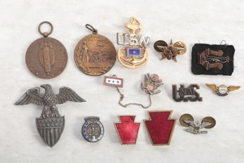 Collection USA Military Service Pins, Medals, Other - Multitude Of Ages
