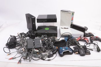 Xbox Console & Controller Lot: Xbox 360 & Xbox