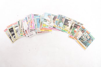 Lot Of 35 1976 Topps Baseball Cards With Stars Reggie Jackson Hank Aaron Gary Carter More