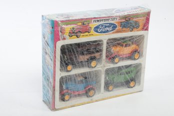 Vintage Tootsietoy Ford Die Cast & Plastic 'Collectors Customized Model 'A' Series'