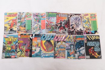 DC Comic Group 1 Mixed Lot - Flash - Green Lantern - Whos Who Series (21)