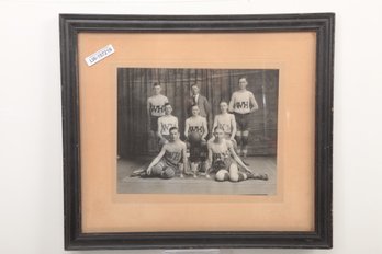 15 3/4' X 12 3/4' Framed Circa 1910 Cabinet Photograph 'WH' Basketball Team
