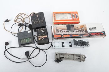 Mixed Lionel Train Accessories & Parts